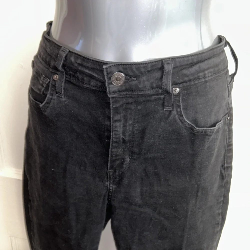Levi's Black Skinny Jeans With Distressed Hems - Picture 4 of 8